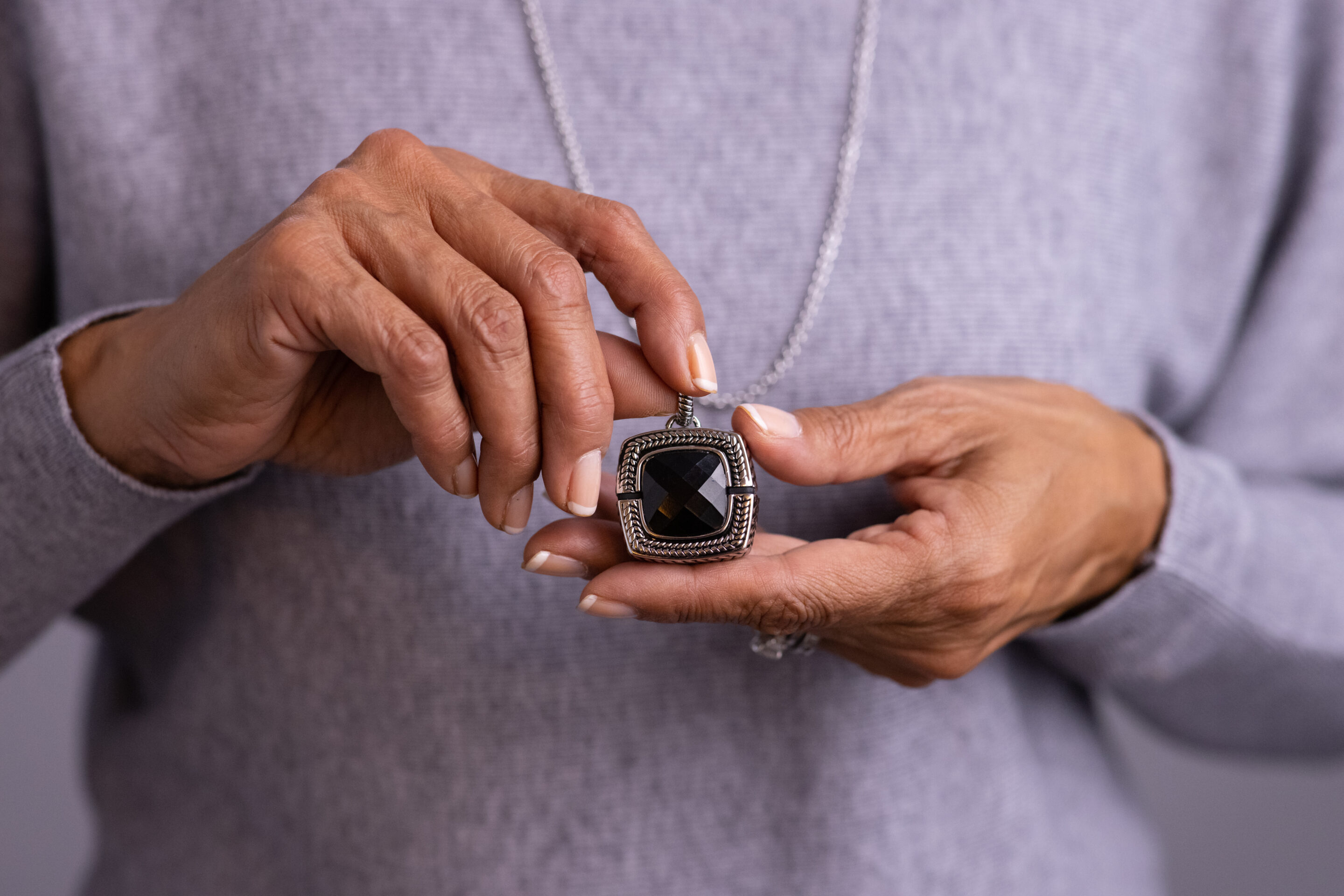 CF3A6354 Trelawear: A Beautiful and Discreet Emergency Alert Device for Women Launches on TVSN Australia